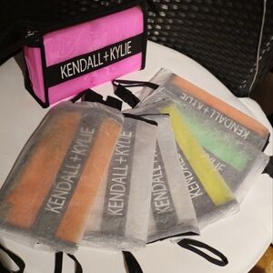 Kendall+kylie Makeup bags NEW (🎁free surprise gift)
